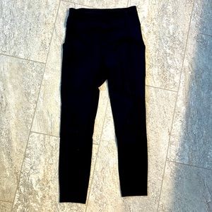 Lululemon Align Leggings with Pockets. Size 6. 28”. Worn ONCE !